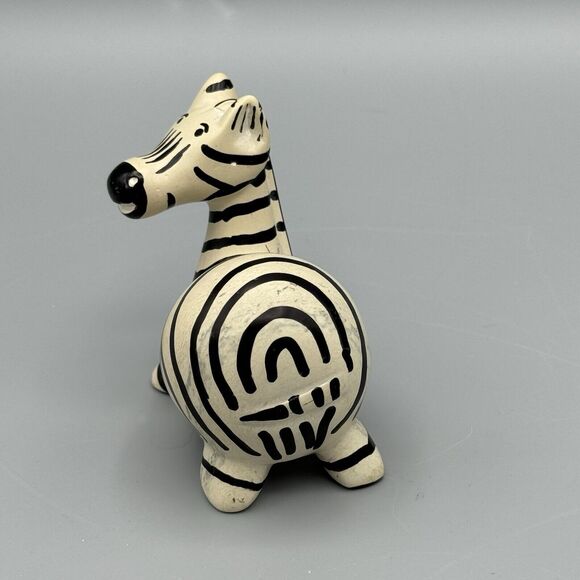 Vintage Hand Carved Soap Stone Zebra Figurine Hand Painted Wildlife Paperweight - Picture 5 of 10
